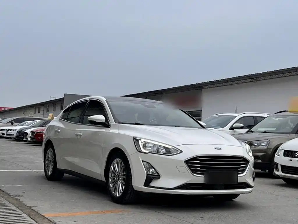 Фото 4 - Ford Focus