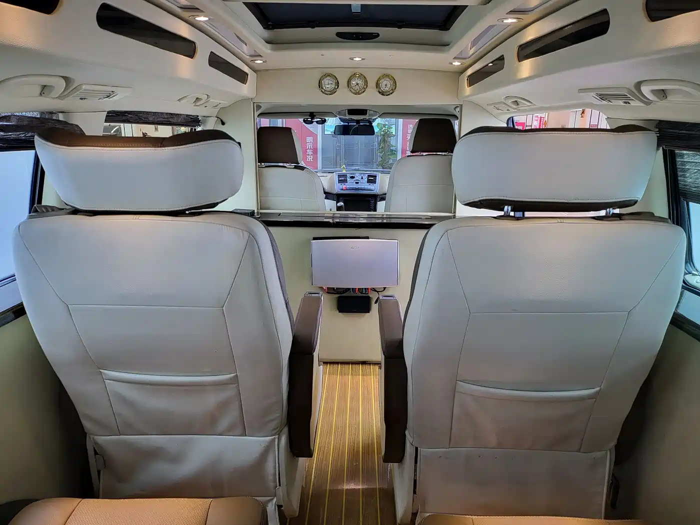 Mercedes-Benz Vito 2011 2.5L Business Edition фото 8