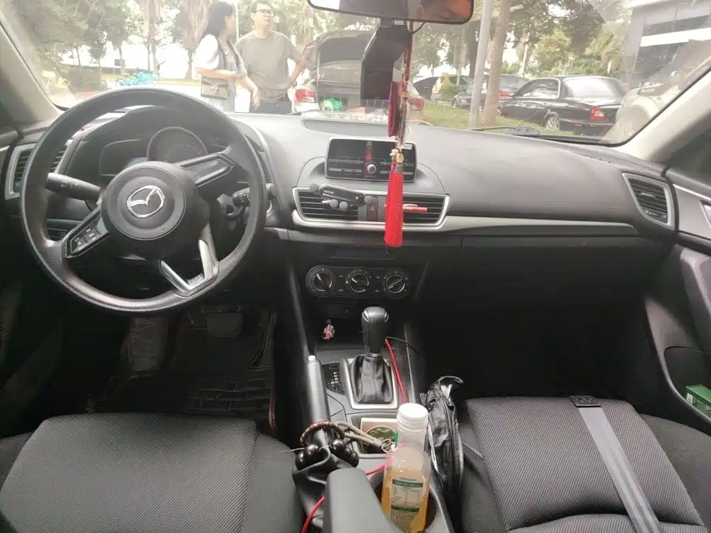 Photo 5 - Mazda Mazda 3
