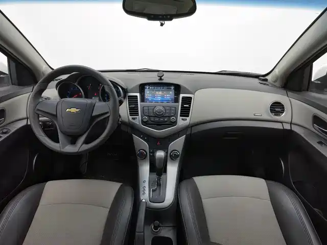 Chevrolet Cruze 2013 Model 1.8L SE AT — фото 5