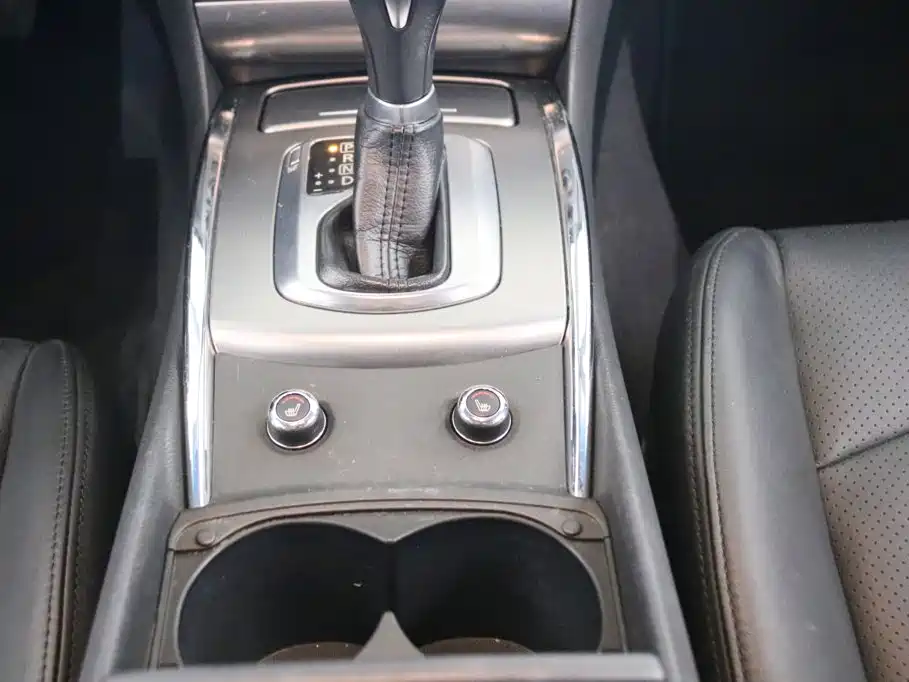 Infiniti G Series 2011 2010 Model G25 Sedan Luxury Sport Edition