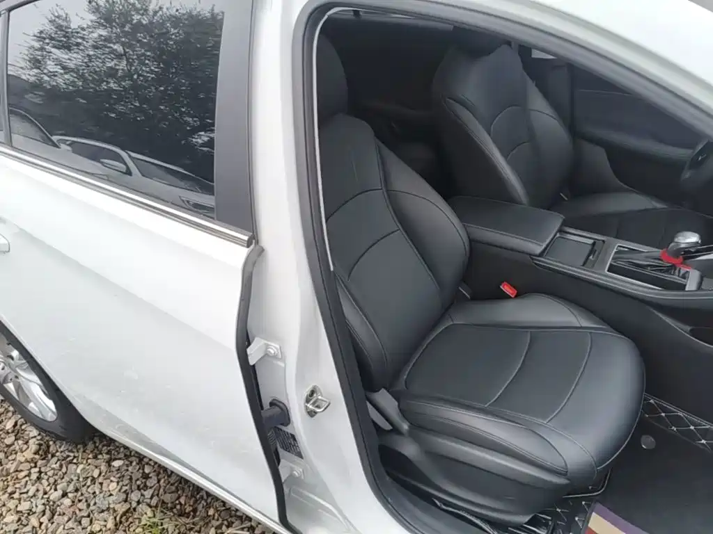 Roewe i5 2025 2023 1.5L CVT Luxury Edition