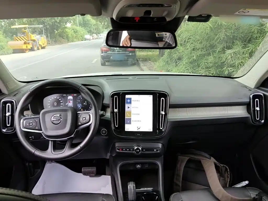 صورة 10 - Volvo XC40