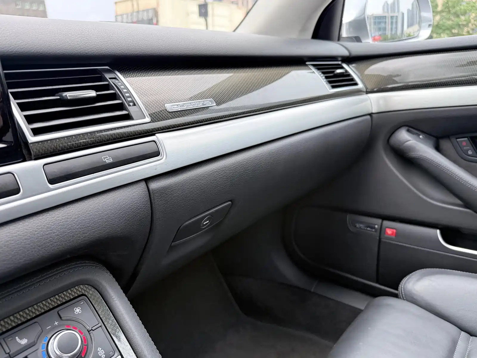 Фото 5 - Audi S8
