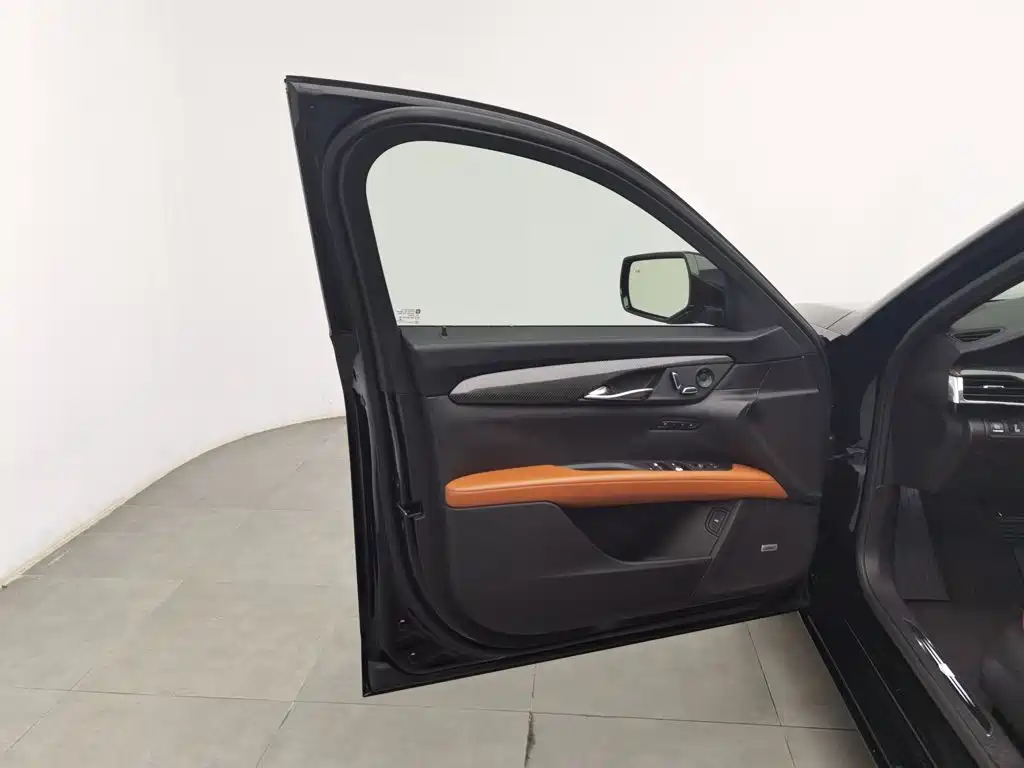 Фото 8 - Cadillac CT6