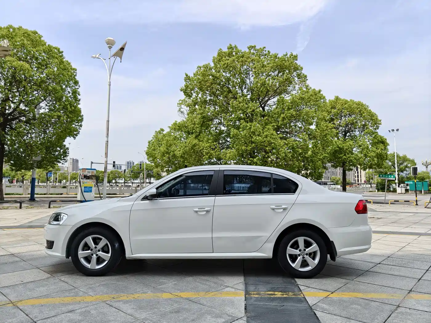 Volkswagen Lavida 2013 Facelift Classic 1.6L Automatic Trend фото 8