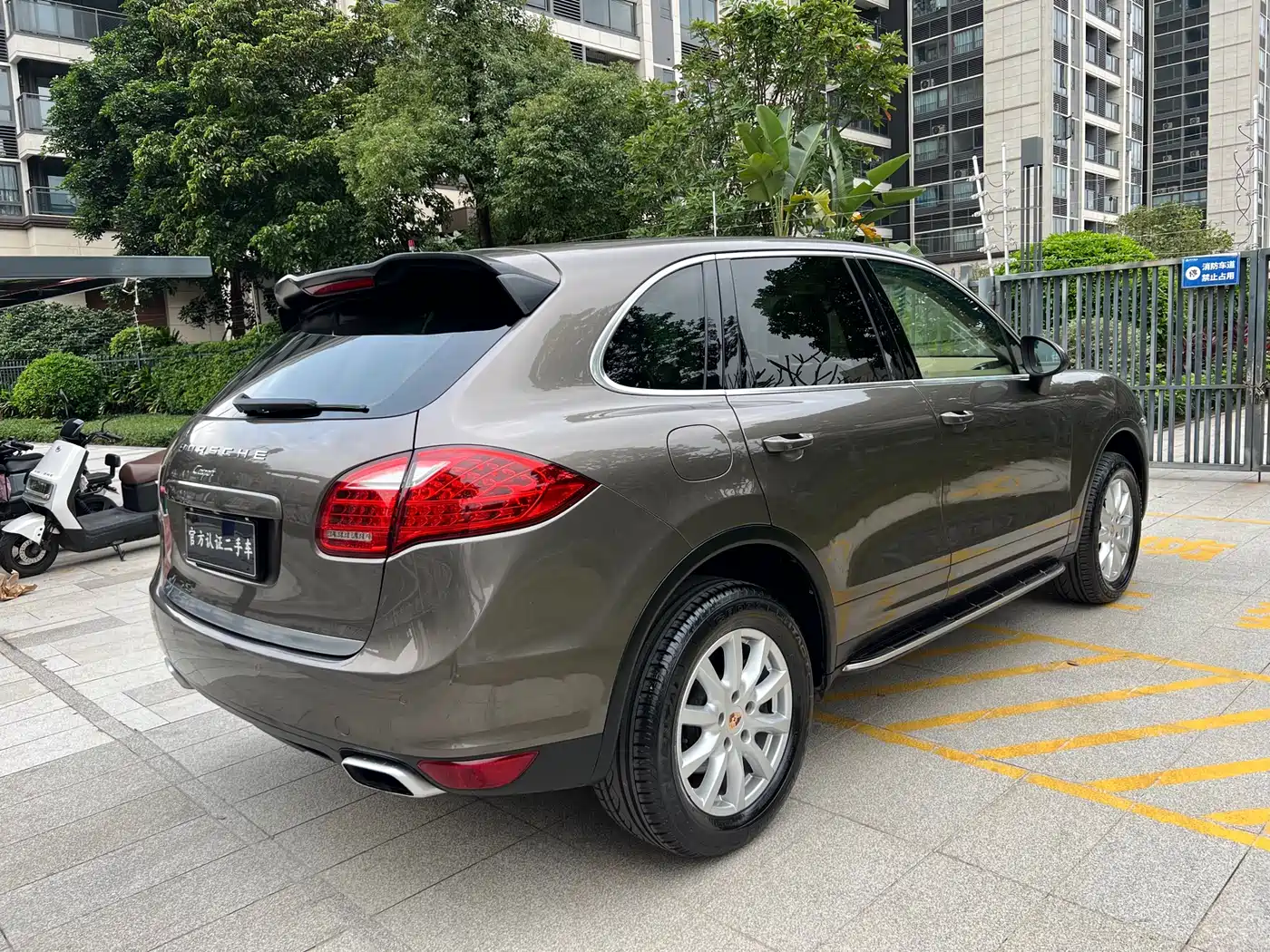 Porsche Cayenne 2011 Cayenne 3.0T фото 7