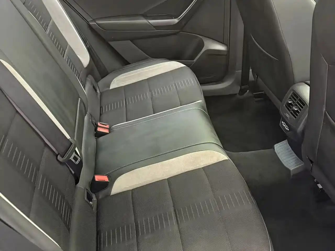 Volkswagen T-ROC 2022 280TSI DSG 2WD Elite PLUS фото 12