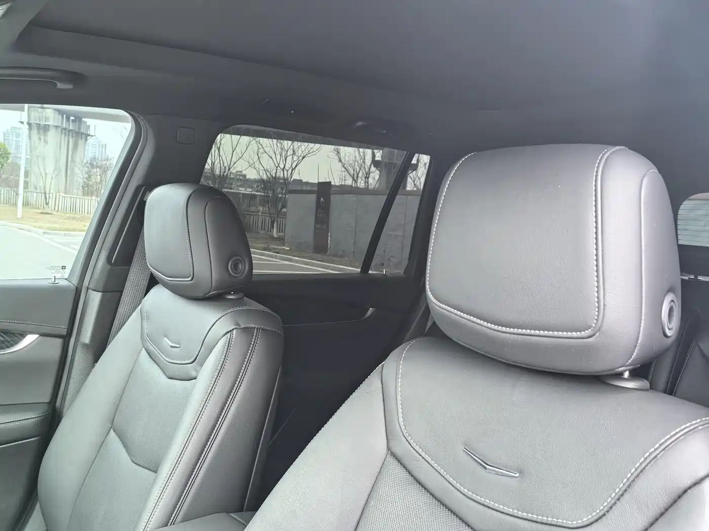 CADILLAC XT6