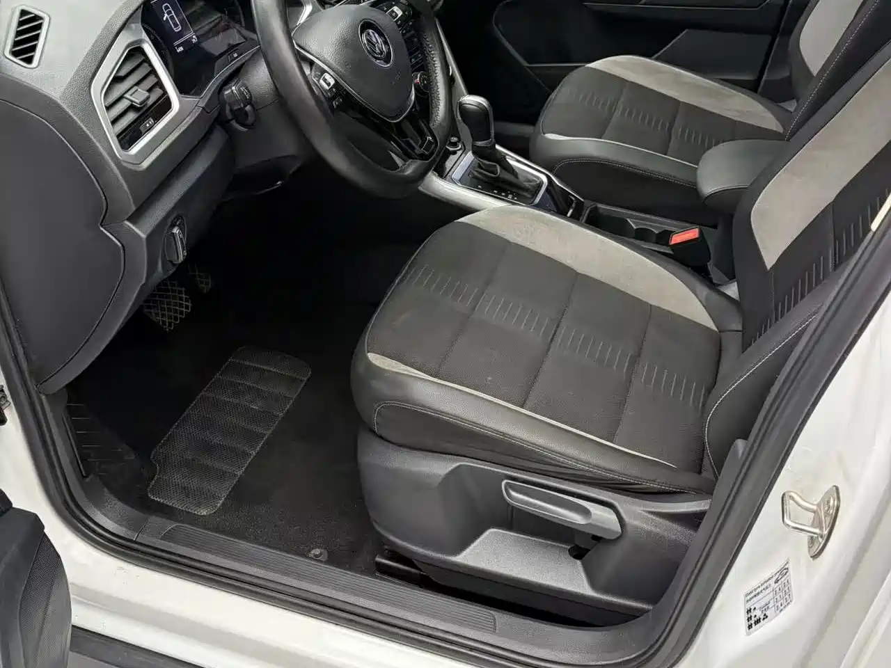 Volkswagen T-ROC 2022 280TSI DSG 2WD Elite PLUS фото 15