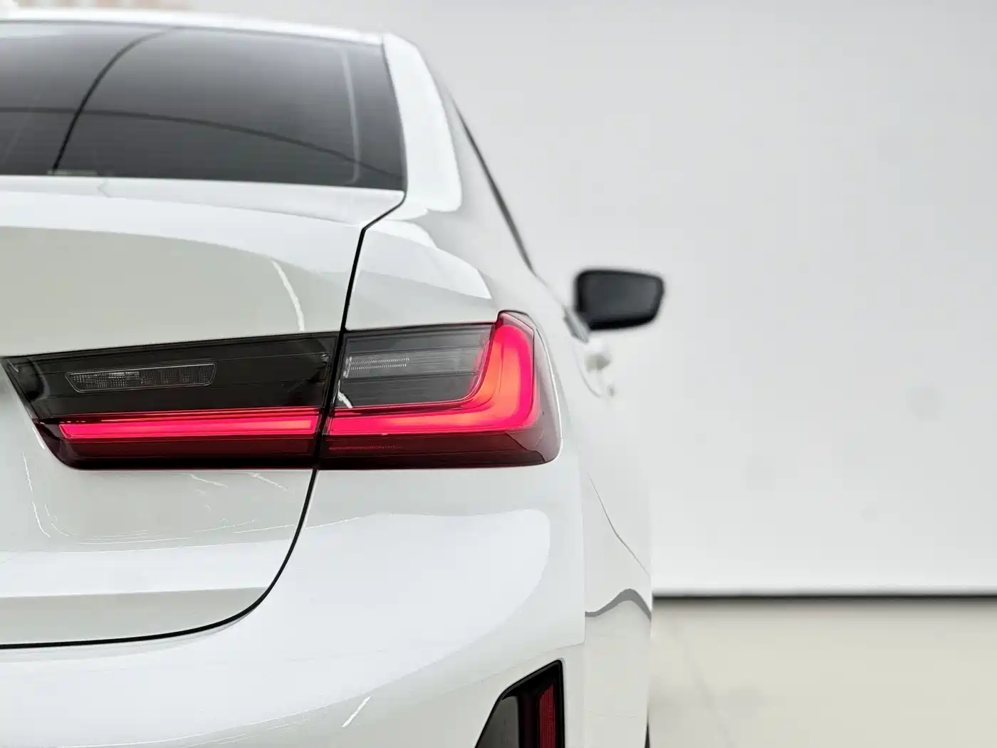 BMW 3 Series 2023 325i M Sport Black Night Package фото 14