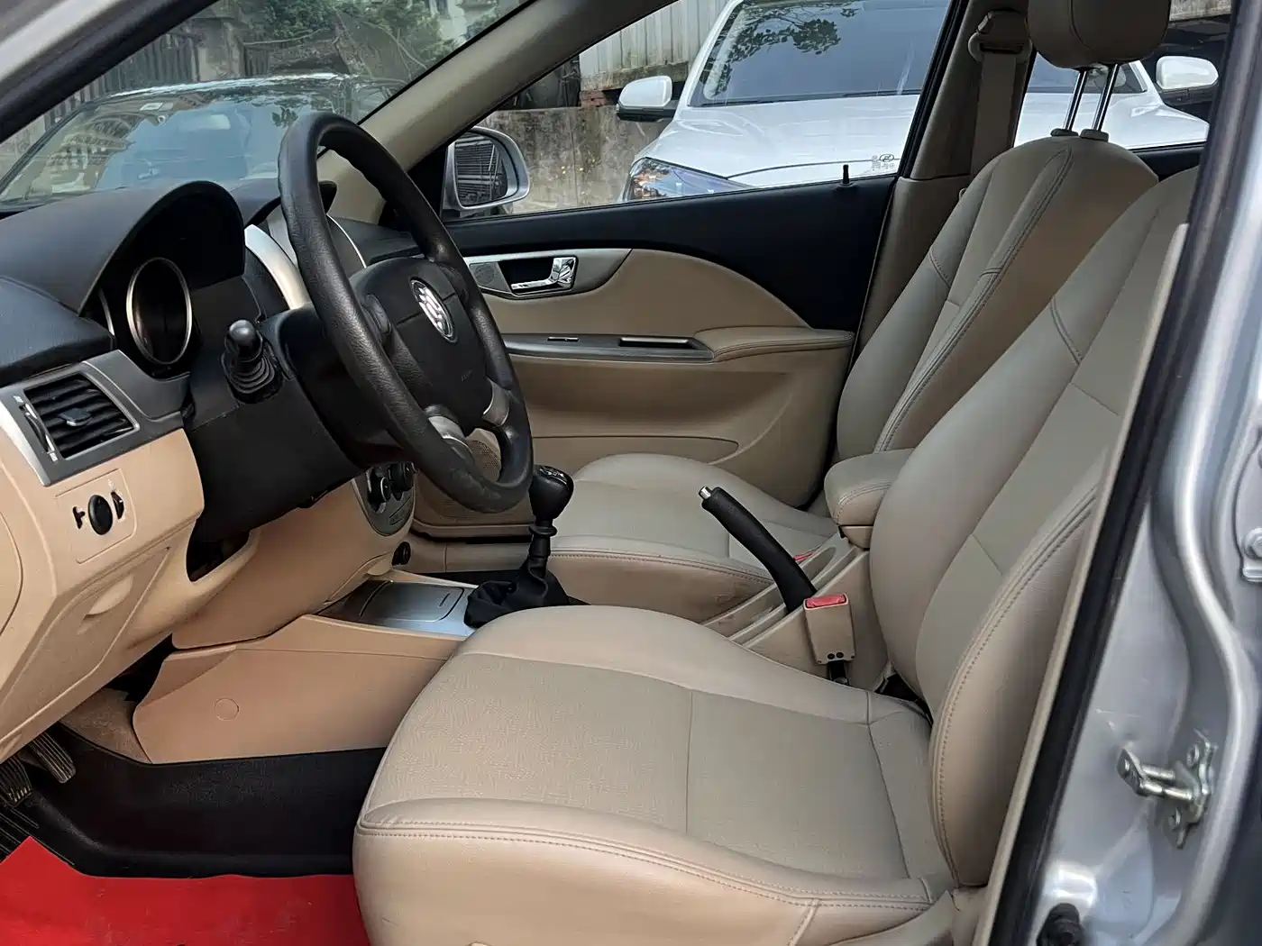 Buick Excelle 2013 1.5L Manual Exclusive фото 3