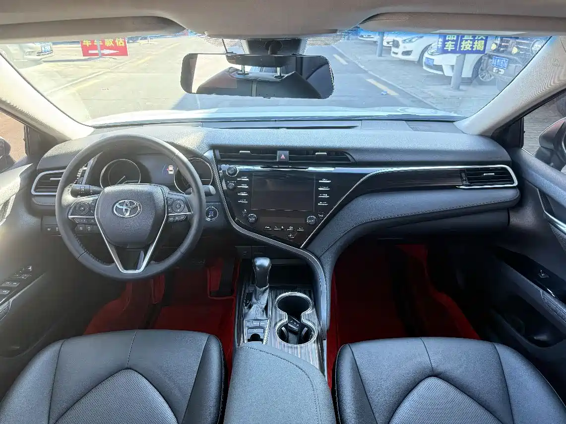 Toyota Camry 2018 2.5G Luxury Edition фото 4