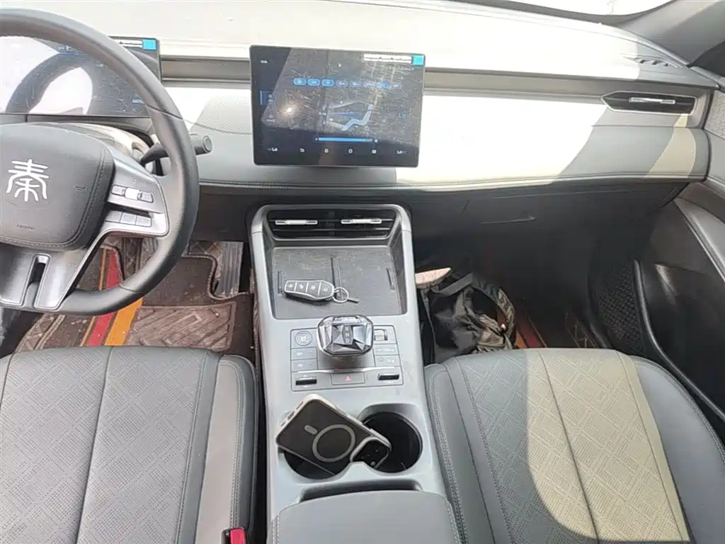 BYD Qin PLUS 2025 DM-i Smart Drive 55KM Leader фото 13