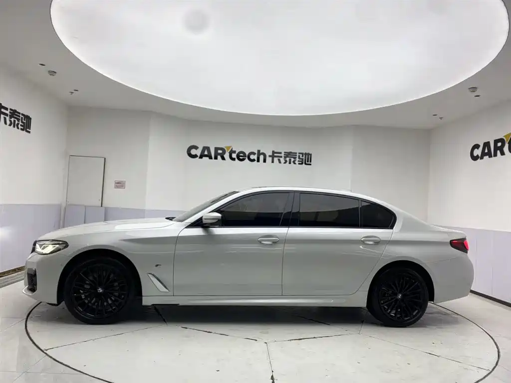 BMW 5 Series 2023 530Li Leading M Sport Package фото 8