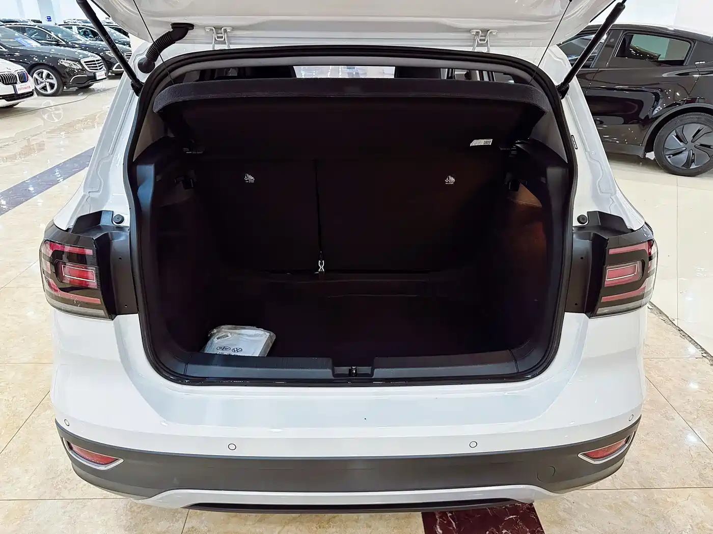 Volkswagen Tanying 2021 1.5L Automatic Smart Connect Edition фото 12