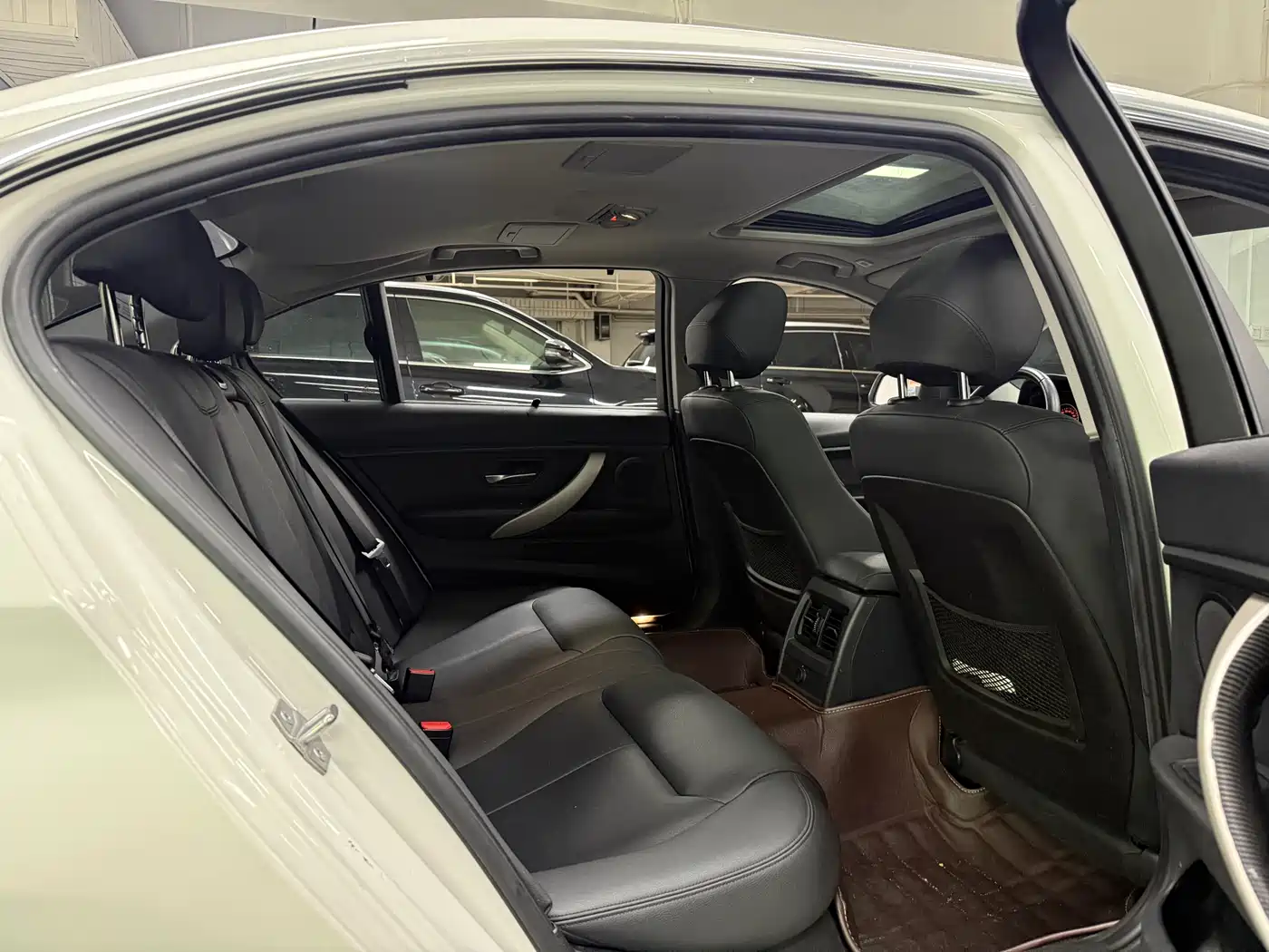 BMW 3 Series 2014 320Li Fashion фото 9