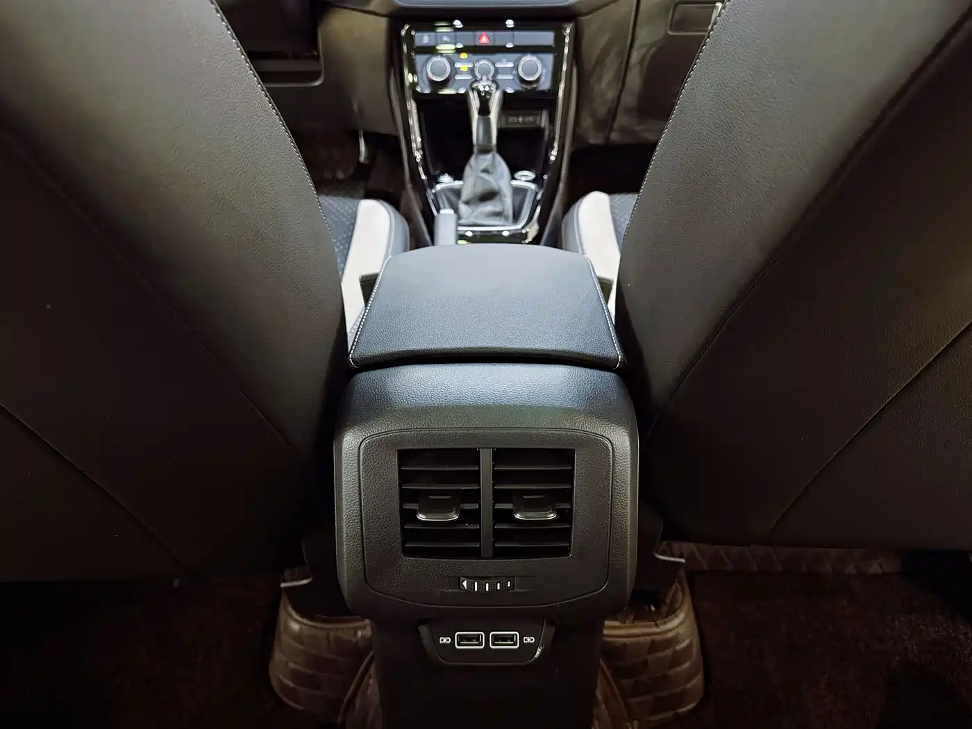 Volkswagen Tanying 2021 1.5L Automatic Smart Connect Edition фото 17