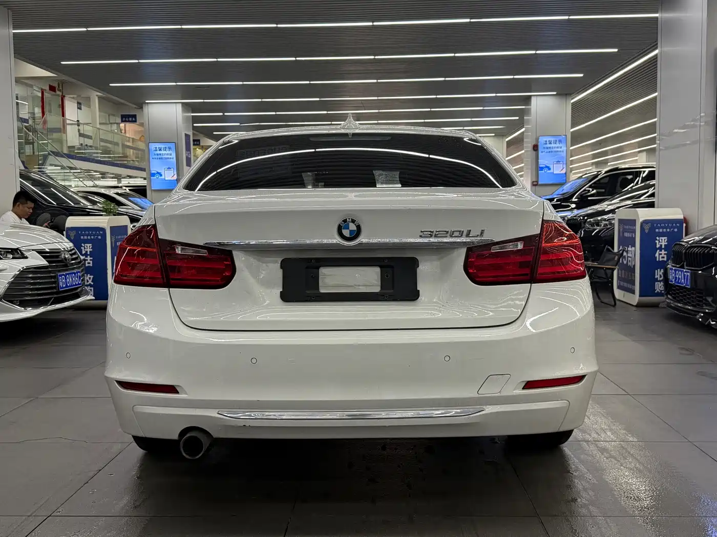 BMW 3 Series 2014 320Li Fashion фото 5