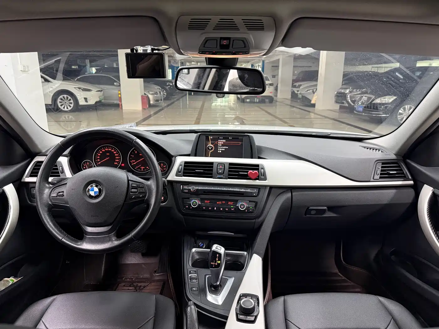 BMW 3 Series 2014 320Li Fashion фото 12