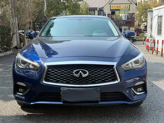 INFINITI Q50L