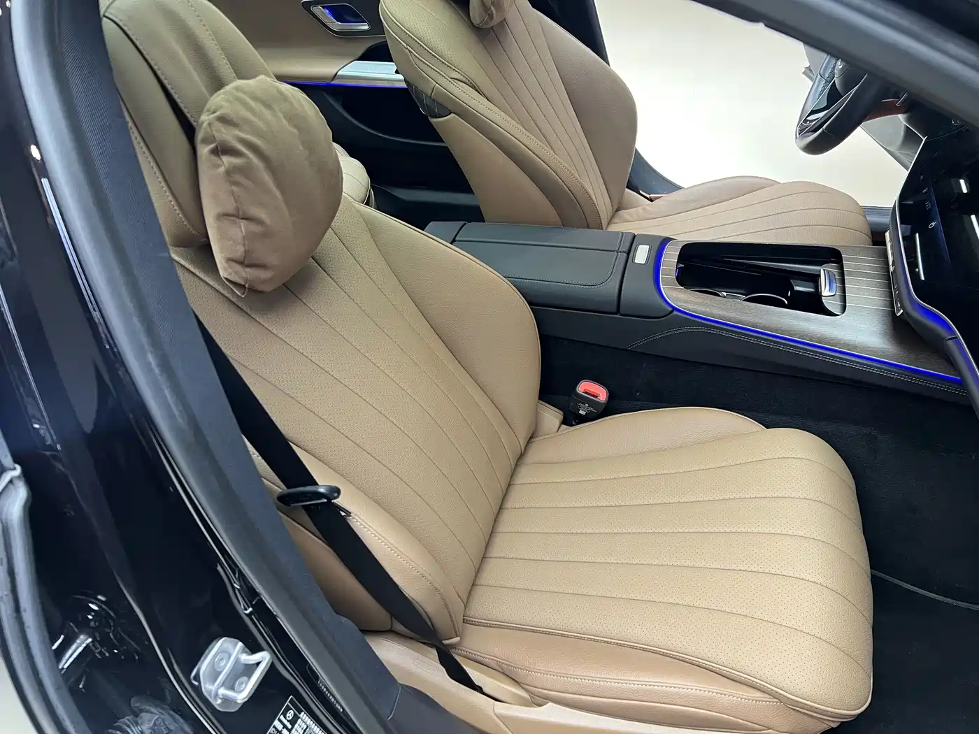 Mercedes-Benz E-Class New Energy 2024 E 350 e L Plug-in Hybrid Sedan фото 10