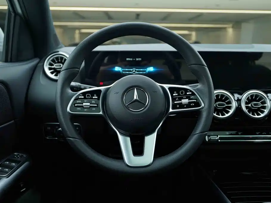 Mercedes-Benz GLA 2023 2023 GLA 220