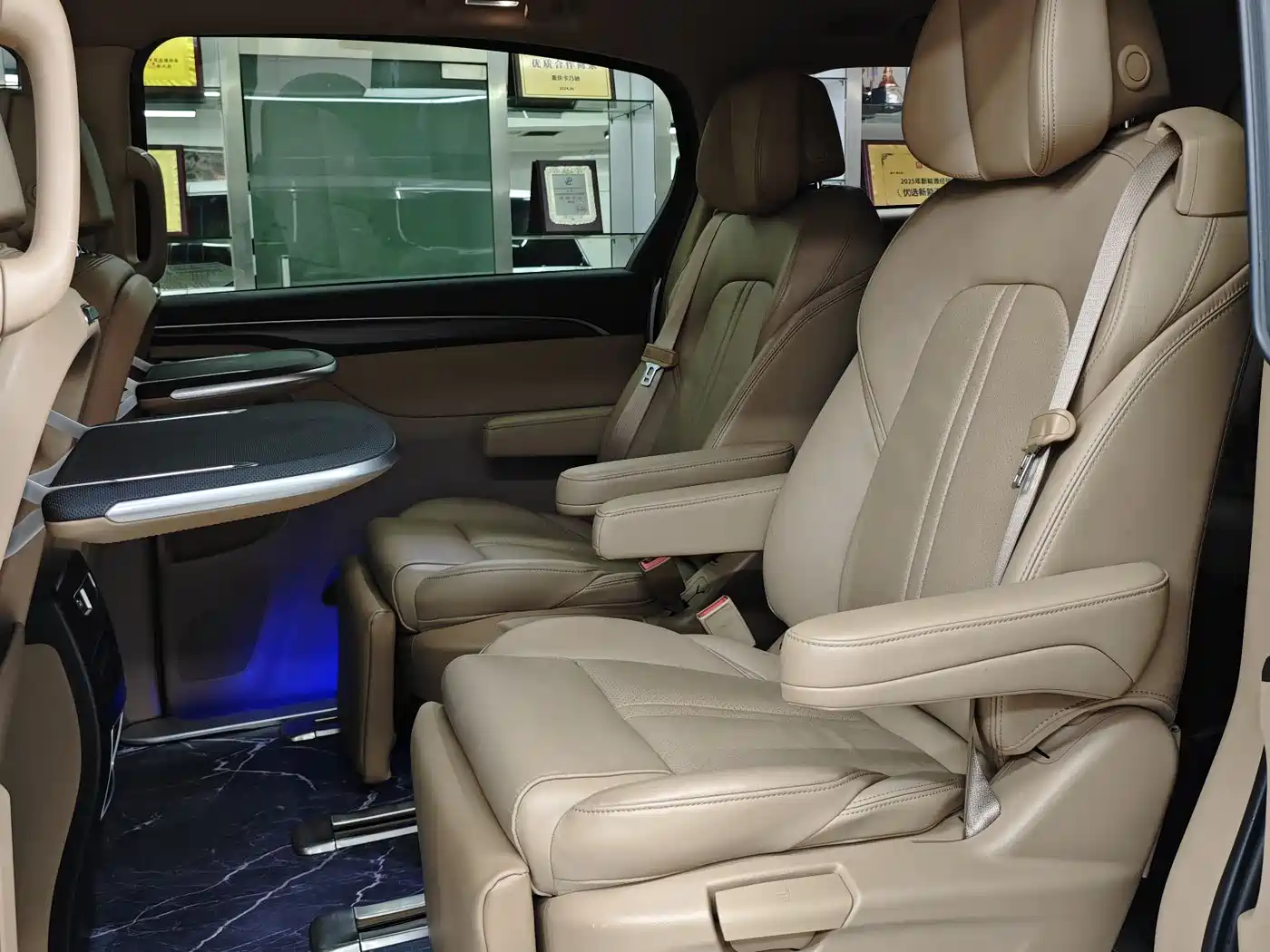 Buick GL8 2021 ES Landlord 653T Premium фото 10