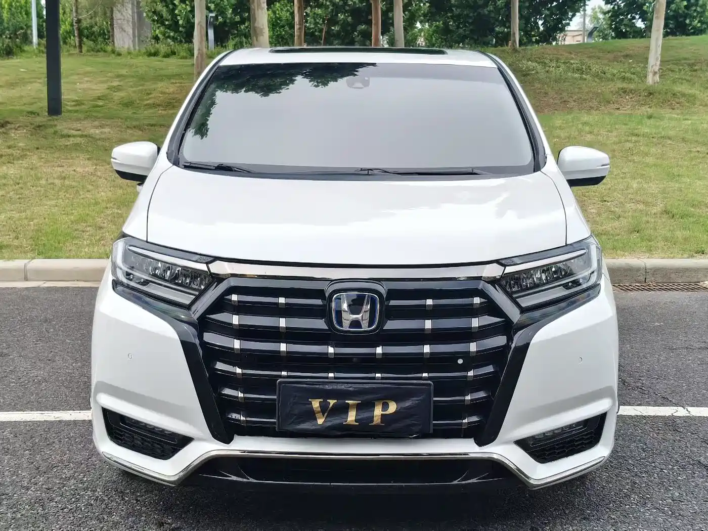 Honda Elysion 2022 2.0L e:HEV Supreme Edition фото 2