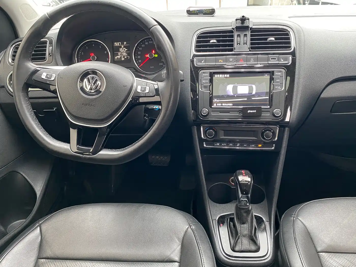 Volkswagen Polo 2013 1.6L Automatic Comfort Edition фото 6