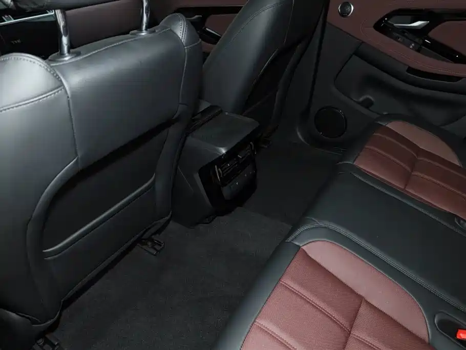 Land Rover Range Rover Evoque 2026 Range Rover Evoque L SE фото 24