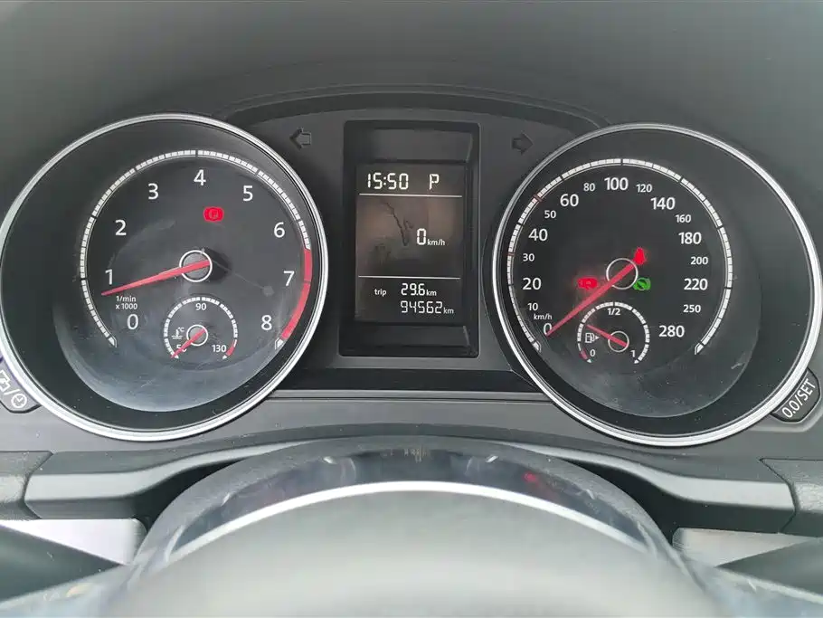 Volkswagen Scirocco 2015 1.4TSI Trend Edition фото 14