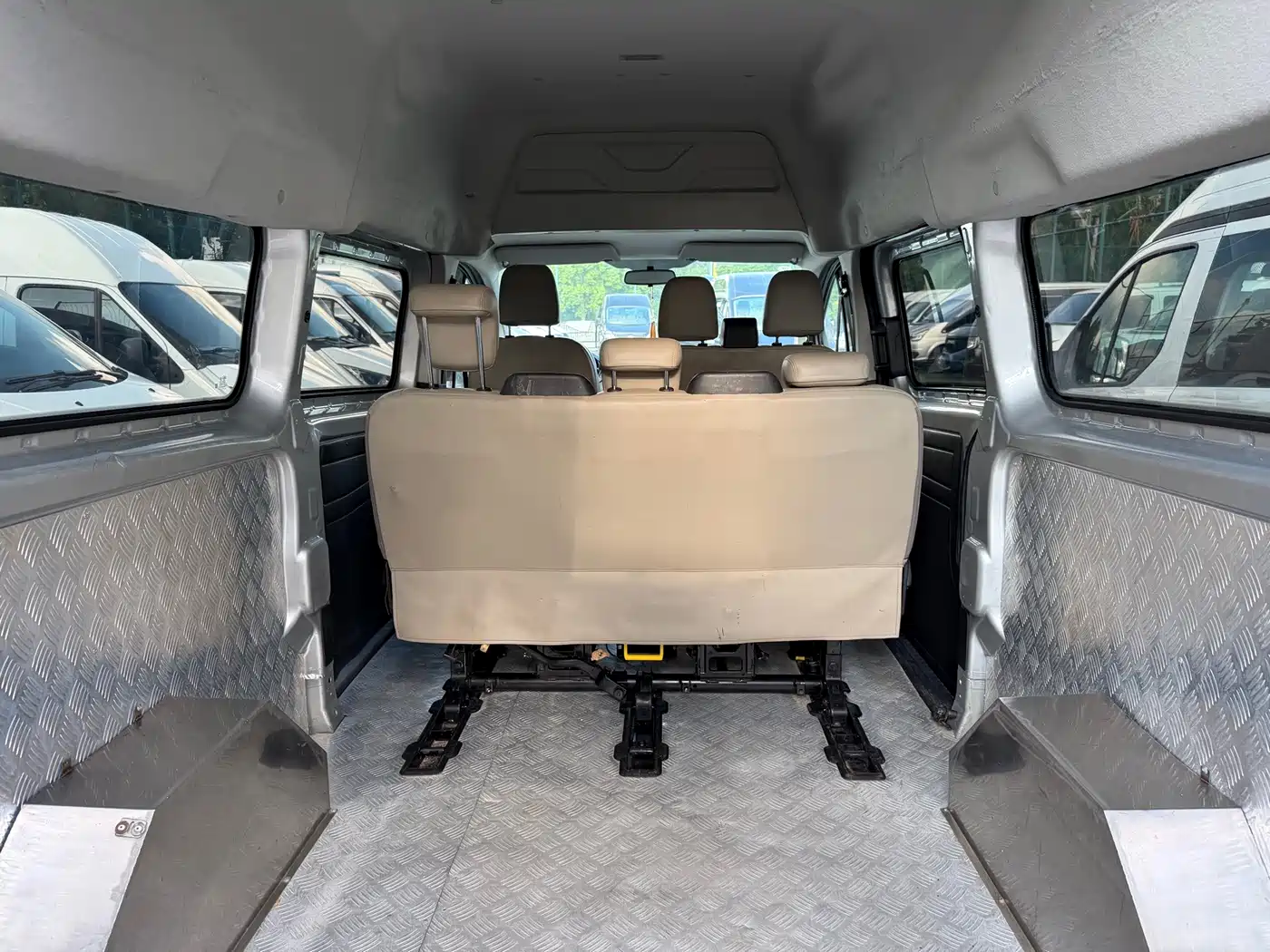 Ford Transit 2017 2017 2.0T Diesel Multi-purpose Commercial Vehicle Medium Wheelbase Medium Roof China V
