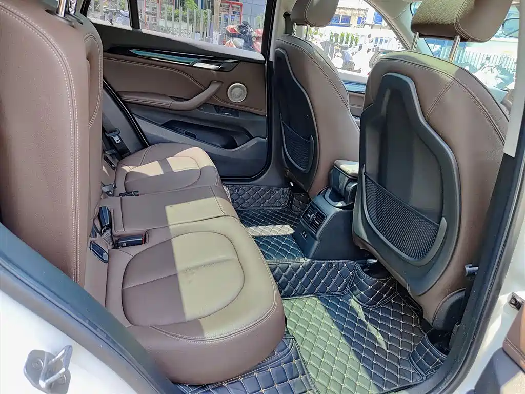 BMW X1 2022 sDrive25Li Leading фото 11