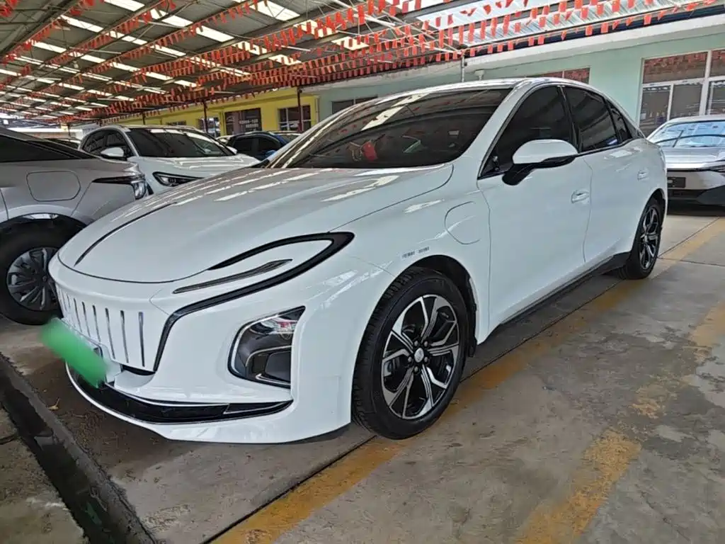 Hongqi E-QM5 2023