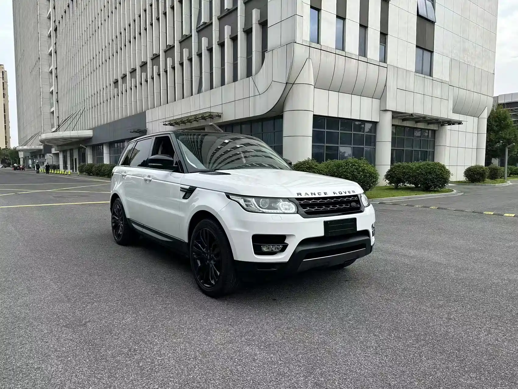 Photo 3 - Land Rover Range Rover Sport
