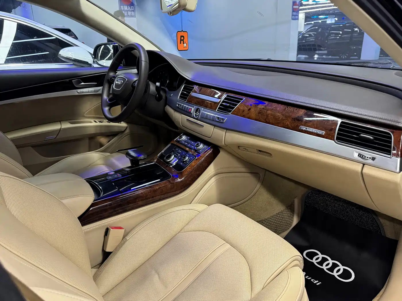 Audi A8 2013 A8L 45 TFSI quattro Luxury фото 18