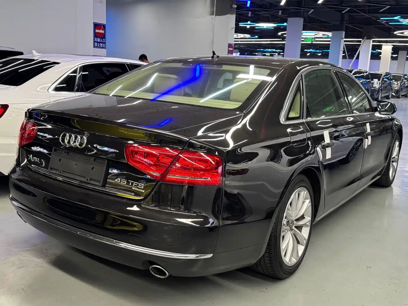 Audi A8 2013 A8L 45 TFSI quattro Luxury фото 21