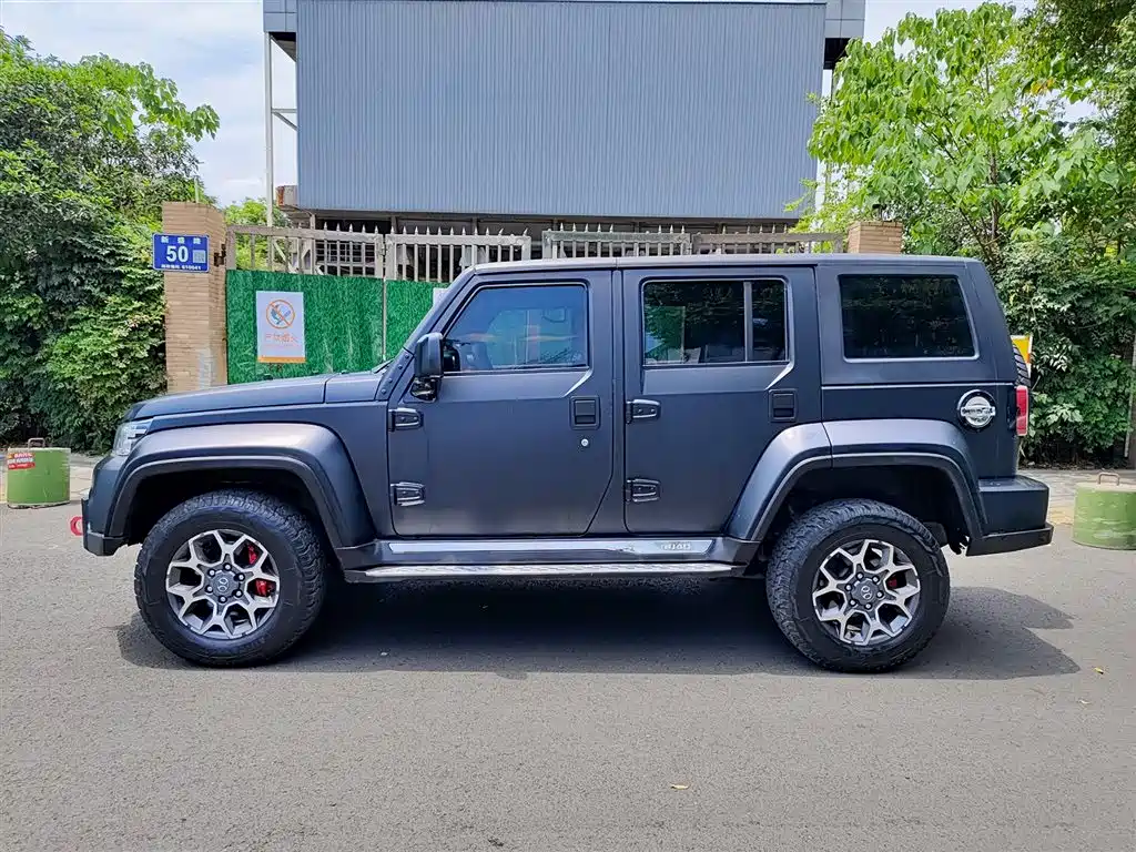 BAIC ORV Beijing Offroad BJ40 2018 PLUS 2.3T Auto 4WD Premium Edition China V фото 3