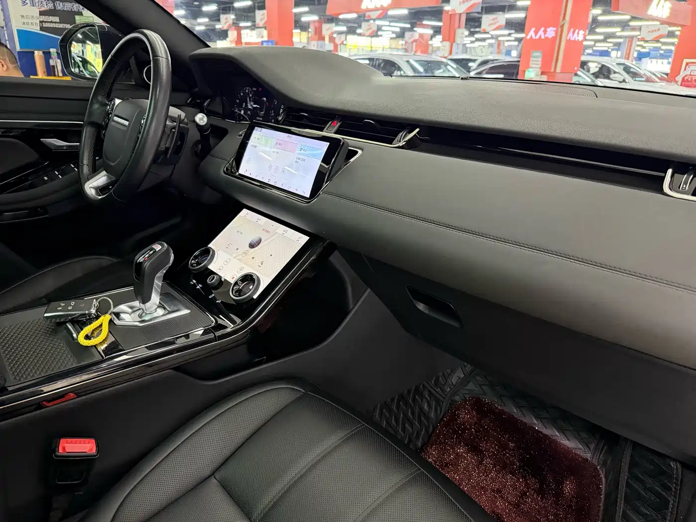 Land Rover Range Rover Evoque 2020 249PS R-DYNAMIC SE Sport Tech Edition фото 15