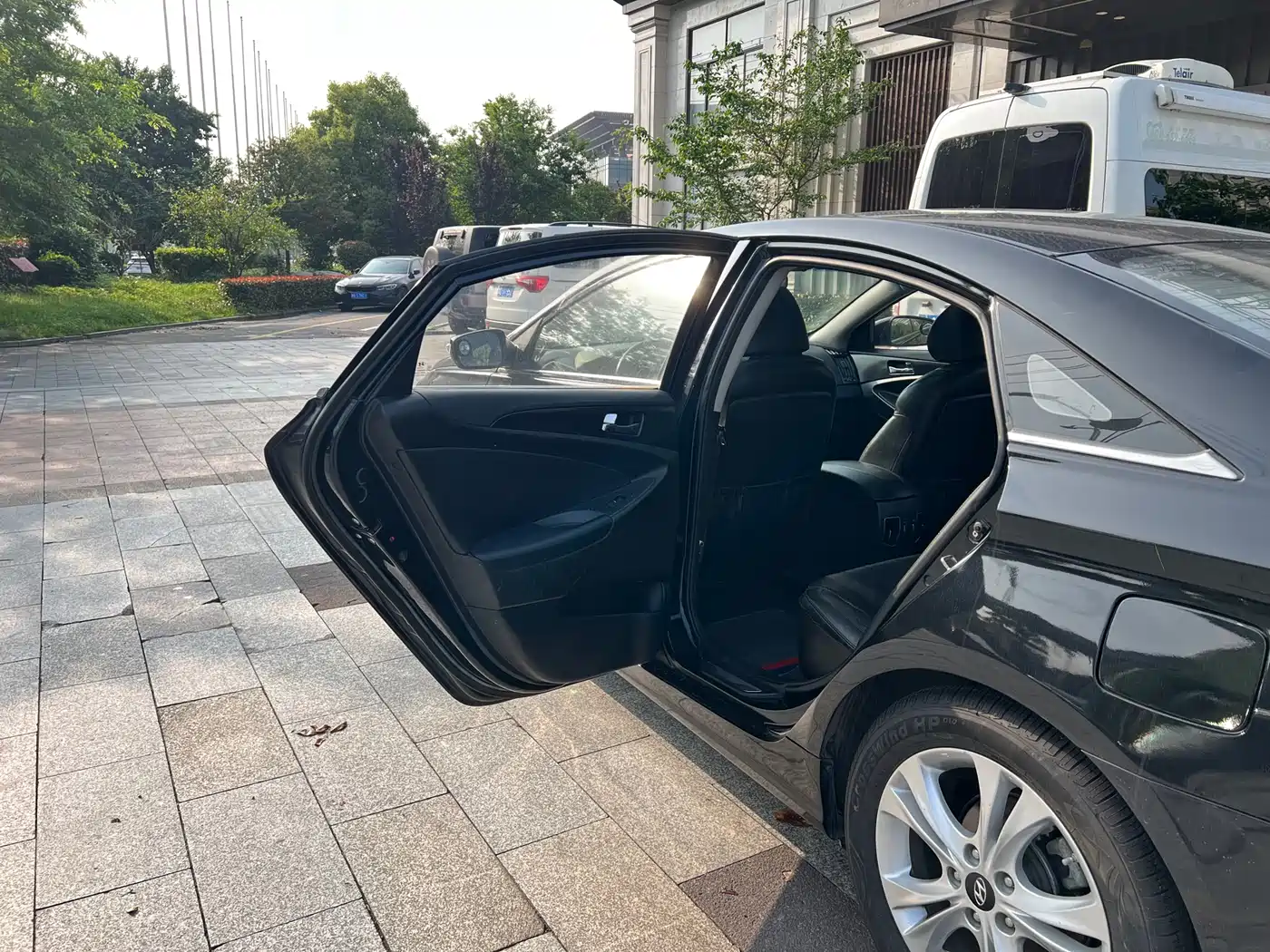 Hyundai Sonata 2013 2.0L Automatic Luxury Edition фото 11