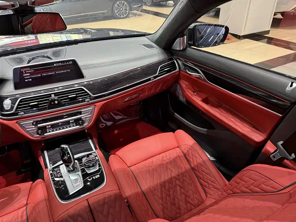 BMW 7 Series 2019 Facelift M760Li xDrive V12 Sport Package фото 21