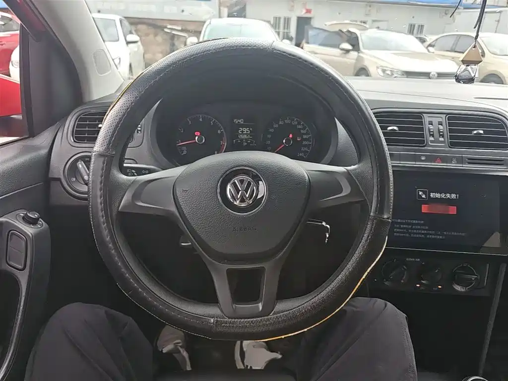 Volkswagen Polo 2018 1.5L Manual Safe Drive фото 11