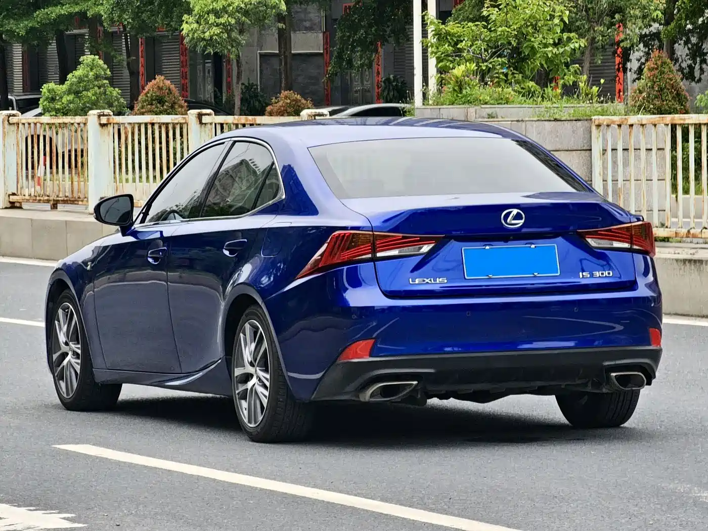 Фото 9 - Lexus IS