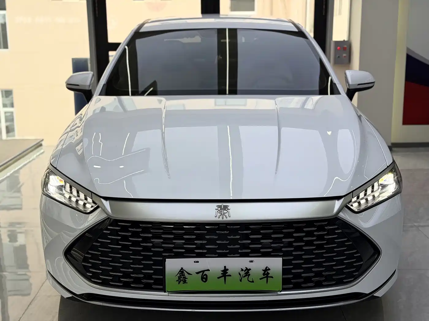 Photo 2 - BYD Qin PLUS