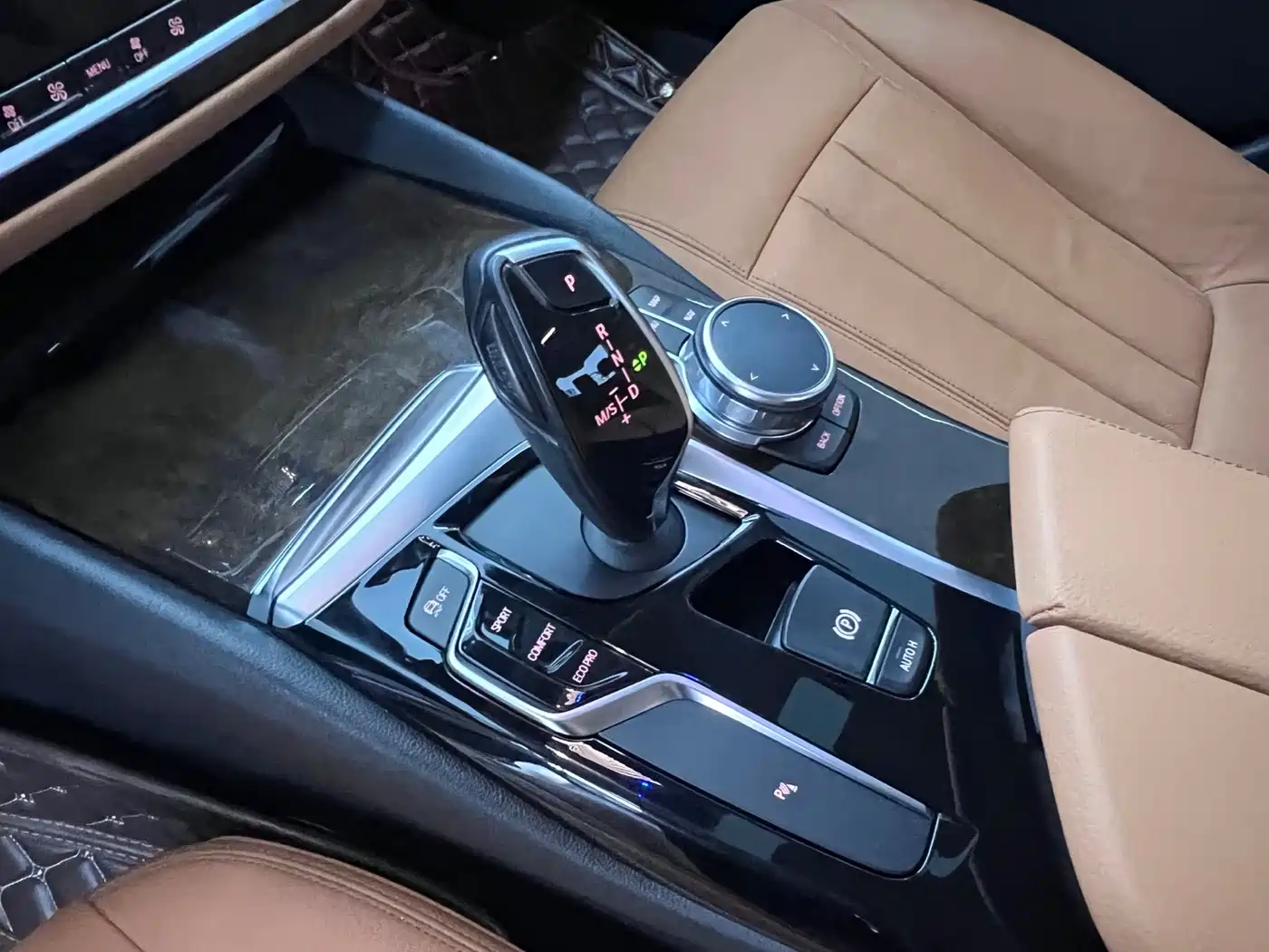 BMW 5 Series 2018 528Li Launch Special Edition фото 17