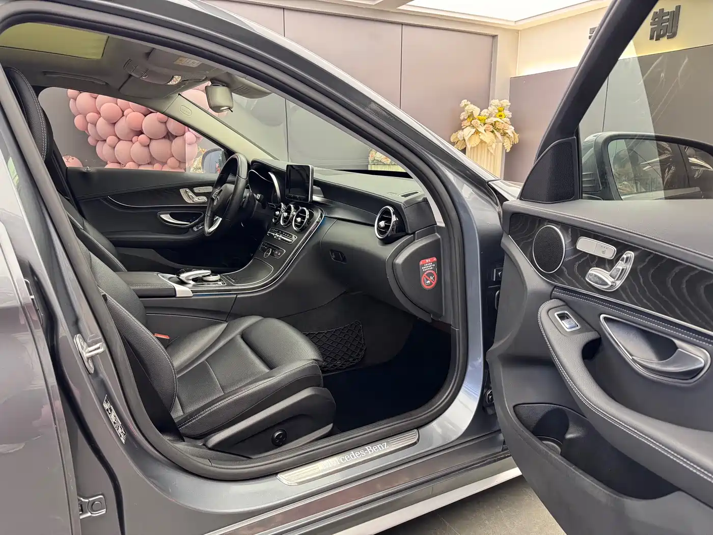 Mercedes-Benz C-Class 2017 Facelift C 200 L 4MATIC Sport Edition фото 8