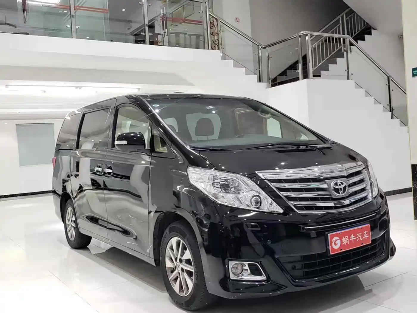 Toyota Alphard 2012 3.5L Premium Edition фото 3