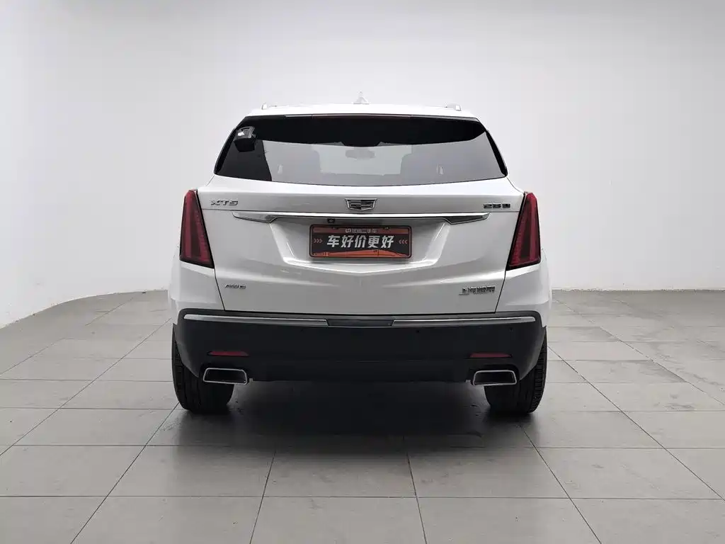 Фото 4 - Cadillac XT5
