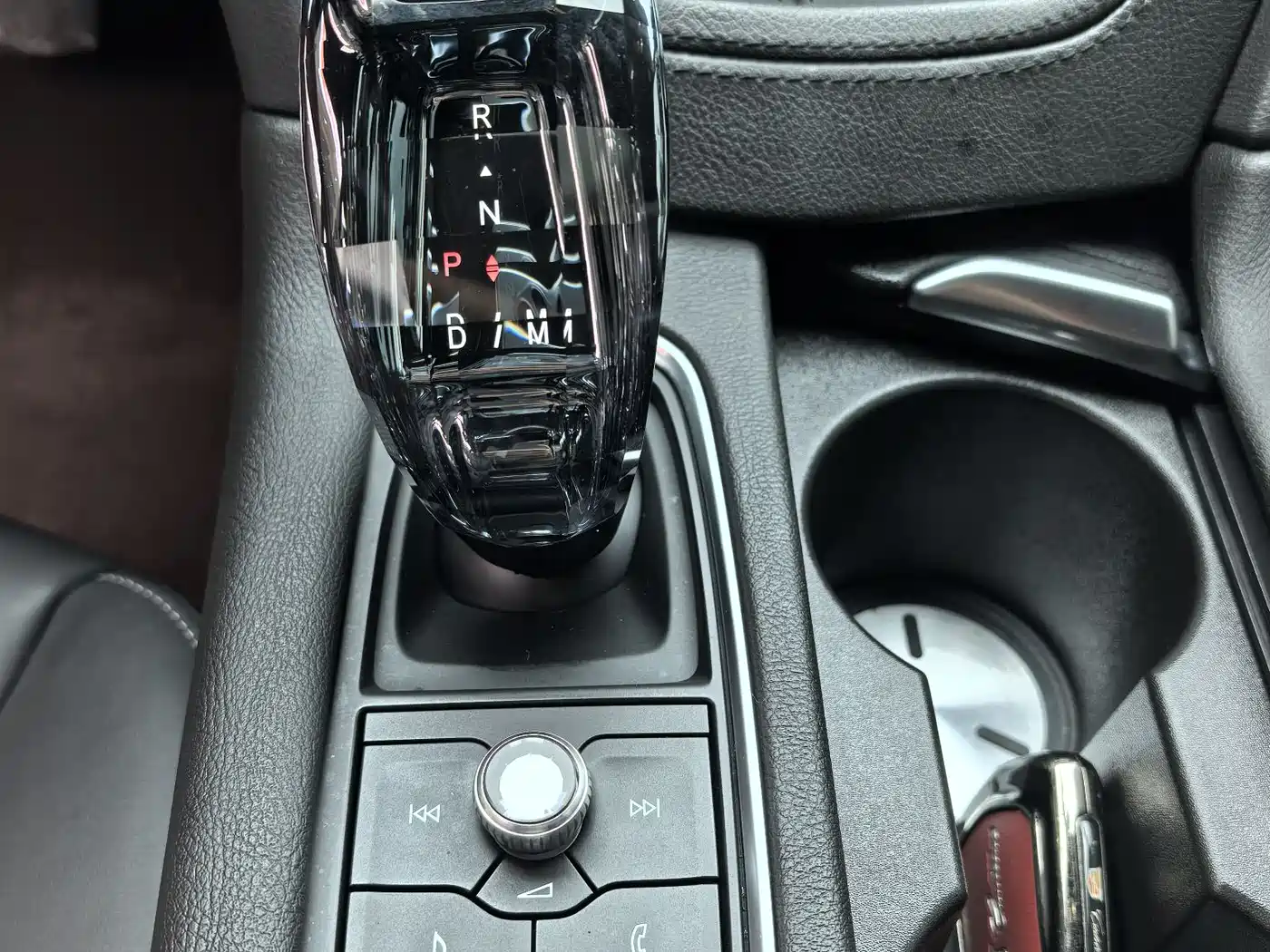 Cadillac XT6 2022 2.0T 6-Seater AWD Luxury Standard Edition фото 7